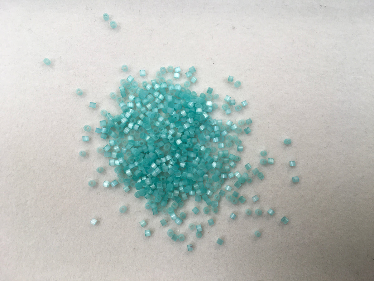 1.6mm Size 15/0 24g tube Cylindica Seed Beads Aquamarine