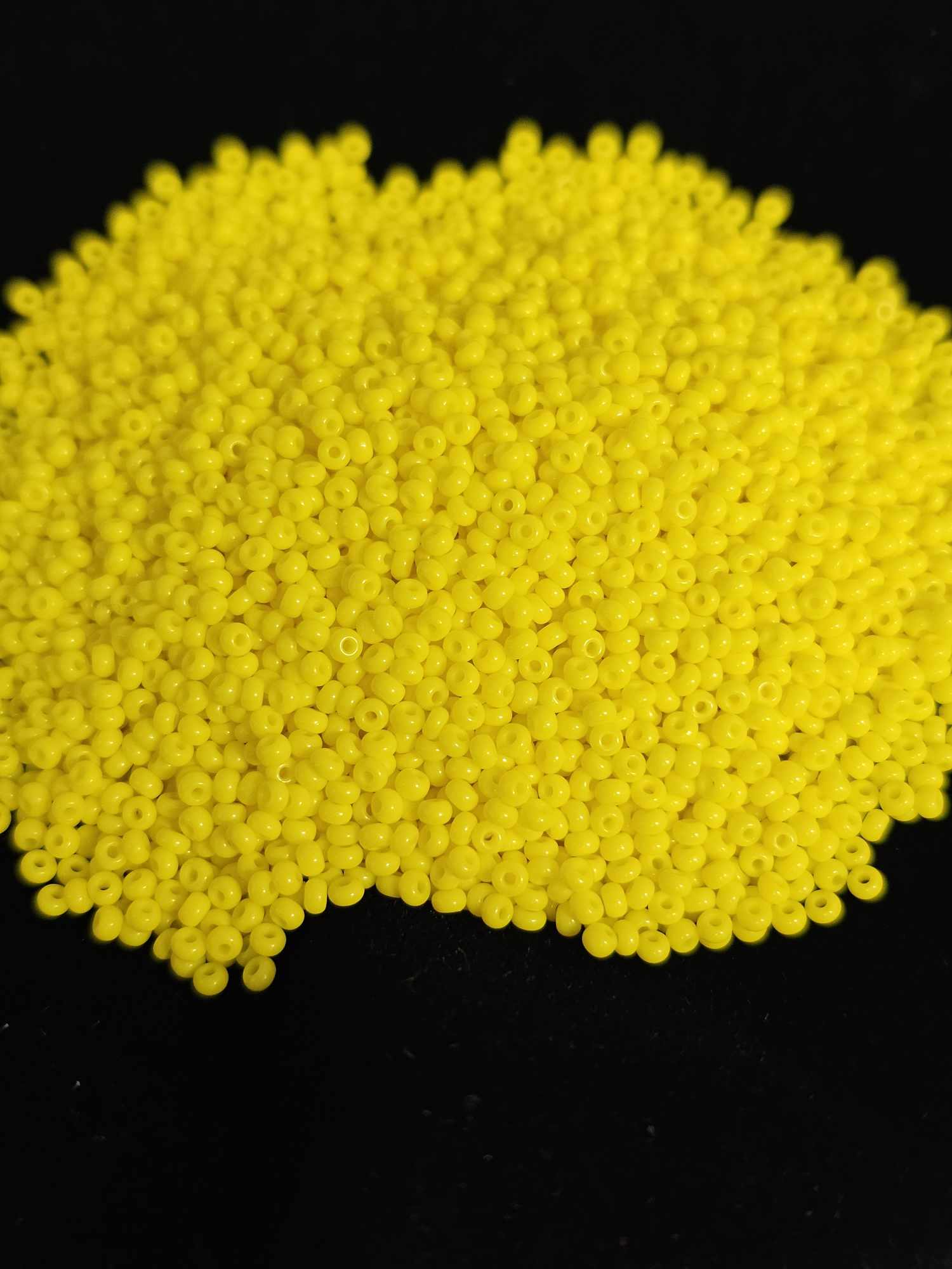 Czech Seed Beads 11/0 Opaque Yellow