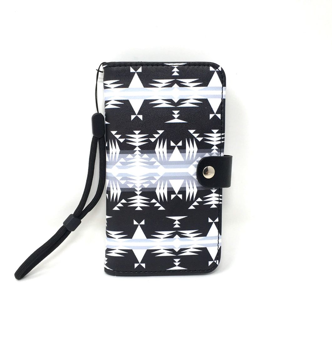 Between the Mountains Black and White Phone Wallet
